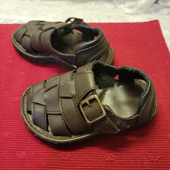 HOST PICK 😊 Kid's Rugged Outback Sandals Buckle Velcro Strap - Picture 6 of 13